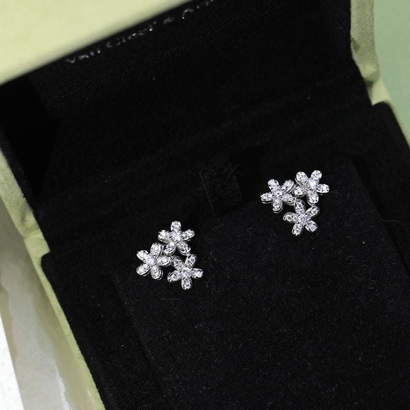 18K Lotus Three Flowers Earrings