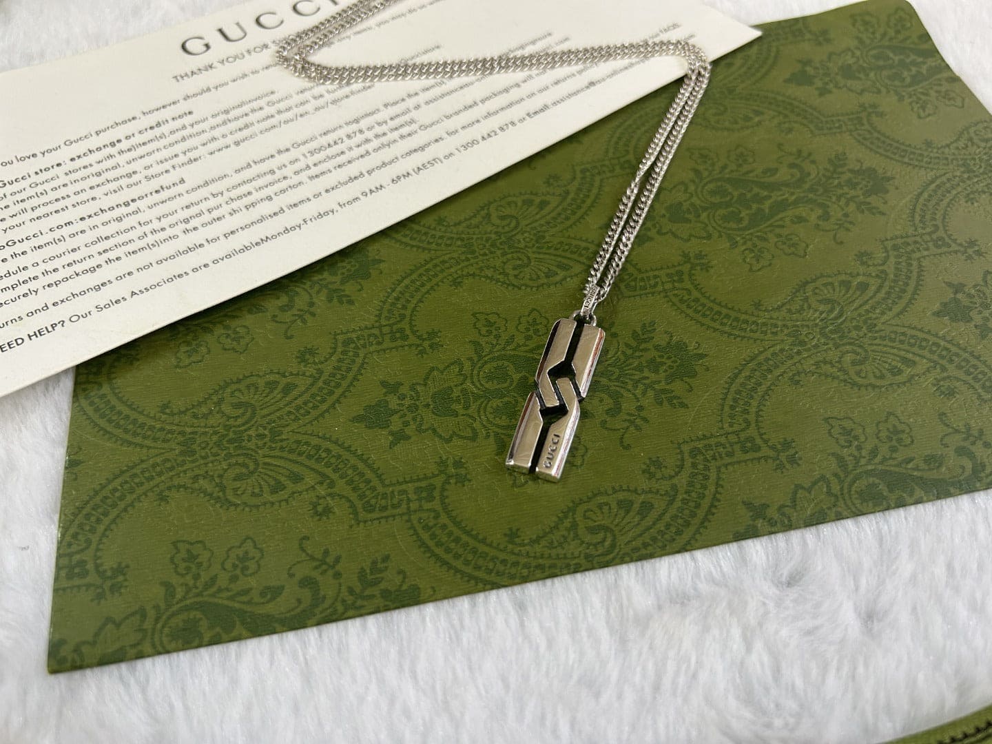 GG Knot Pendant Necklace