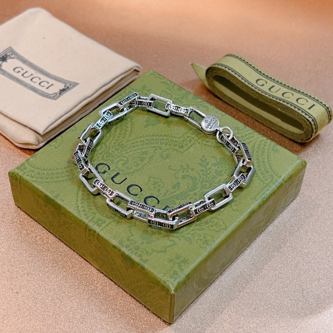 GG Interlocking G Chain Bracelet