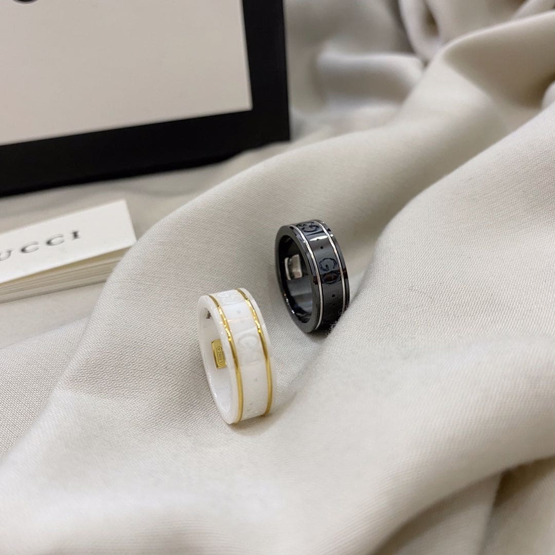18K GG Icon Black Corundum Ring