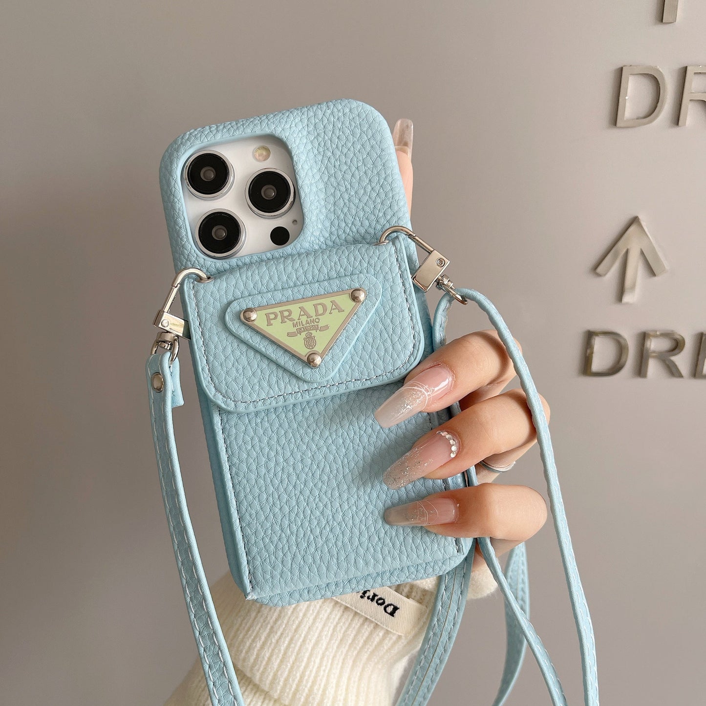 Pra Card Holder Chain iPhone 17 Case
