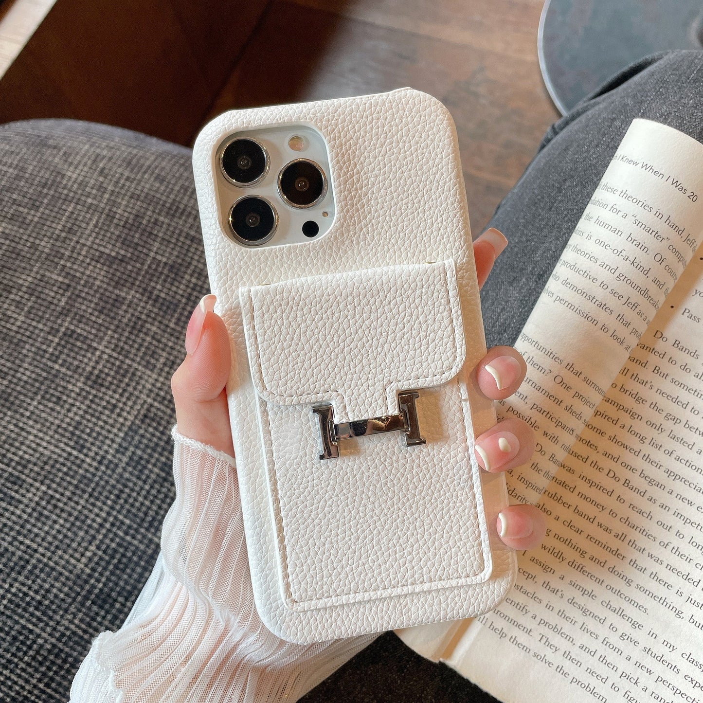 H Card Holder Leather iPhone 17 Case