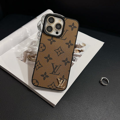 Lou Classic Leather iPhone 17 Case