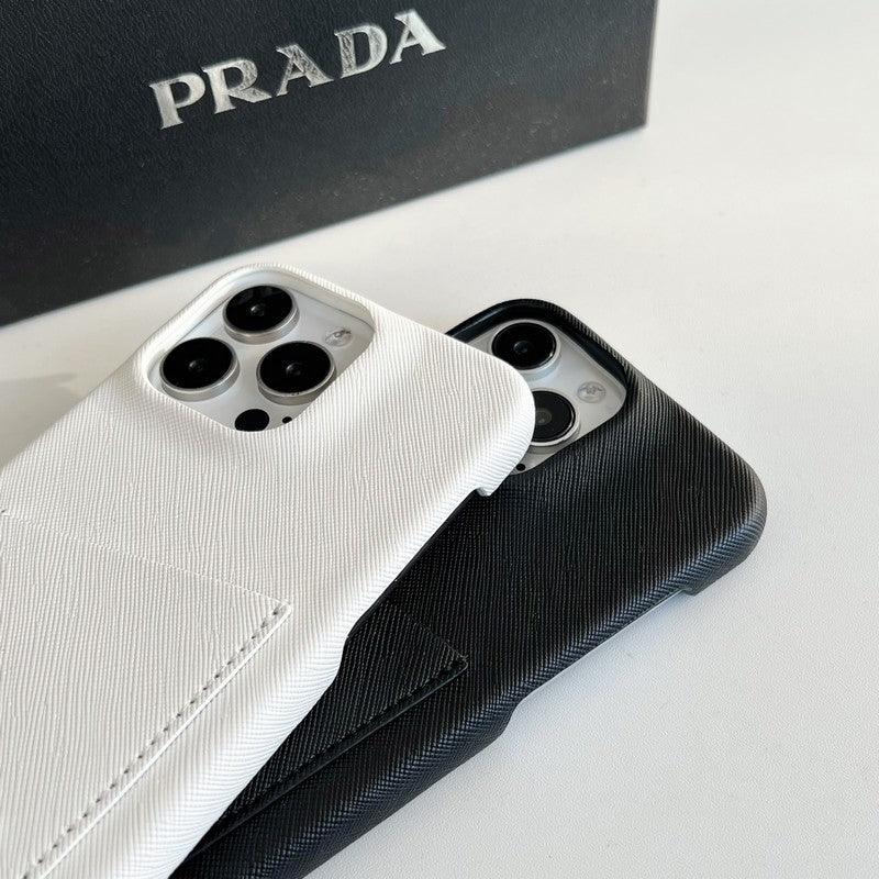 Pra Black & White Card Bag iPhone 16 Case