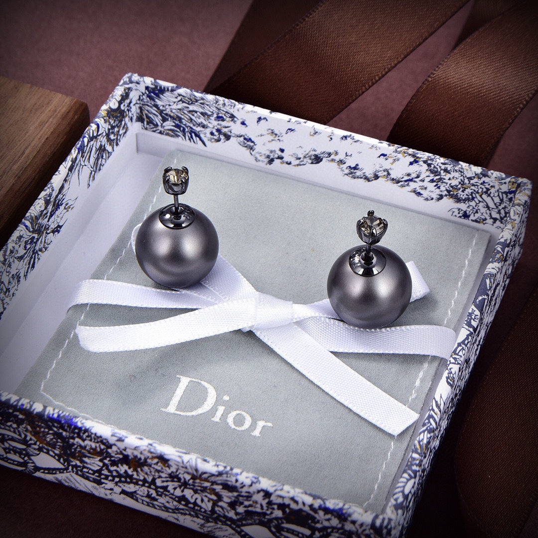 18K CD Tribales Black Earrings