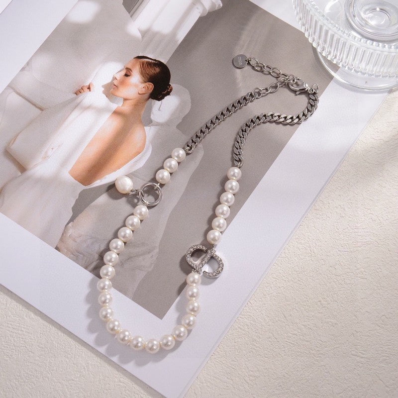 18K CD 30 Montaigne Pearls Necklace