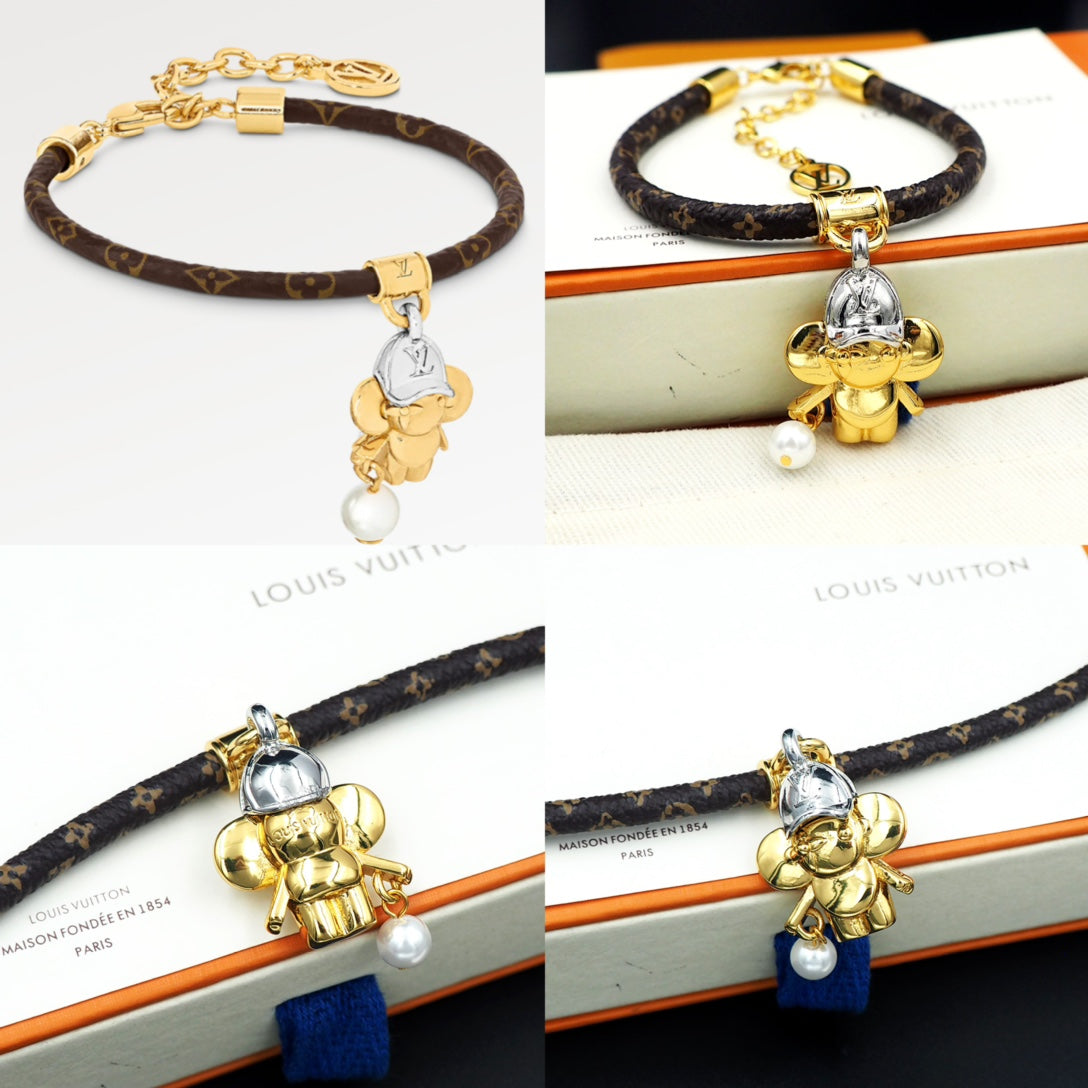 18K Louis Vivienne Pearls Bracelet