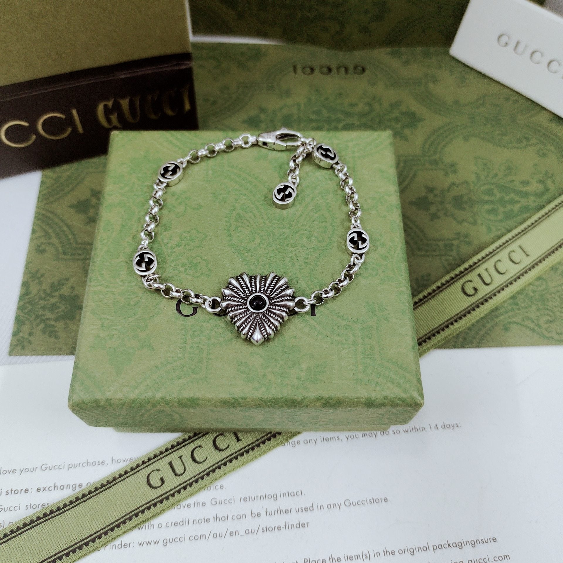 GG Interlocking G Heart Bracelet