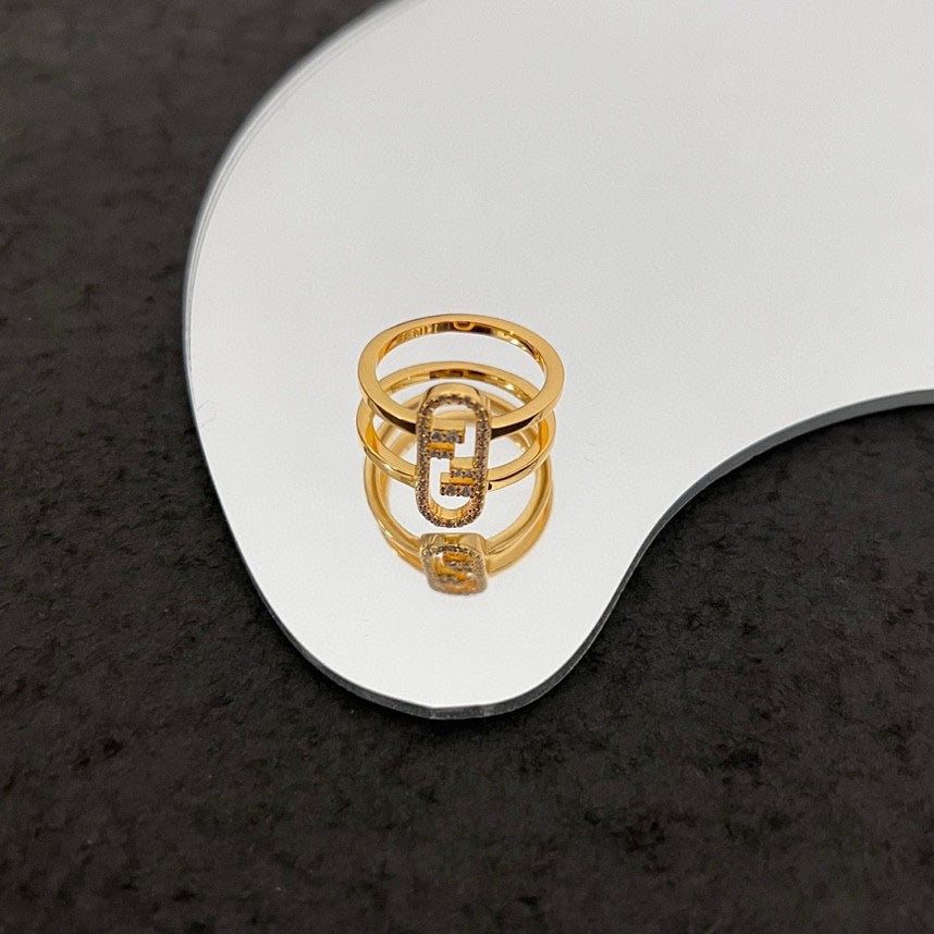 18K F OLock Ring