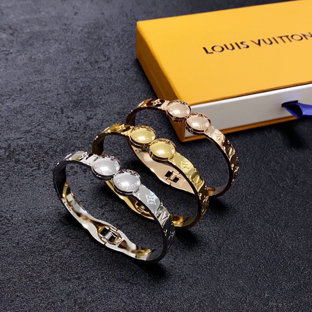 18K Louis Vintage Bracelet